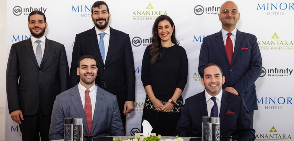 Singing minor hotels